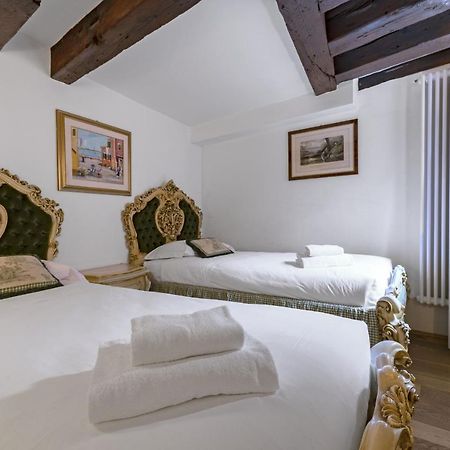 Gondola Luxury - Campo Santi Filippo E Giacomo By Wonderful Italy Venice Exterior photo