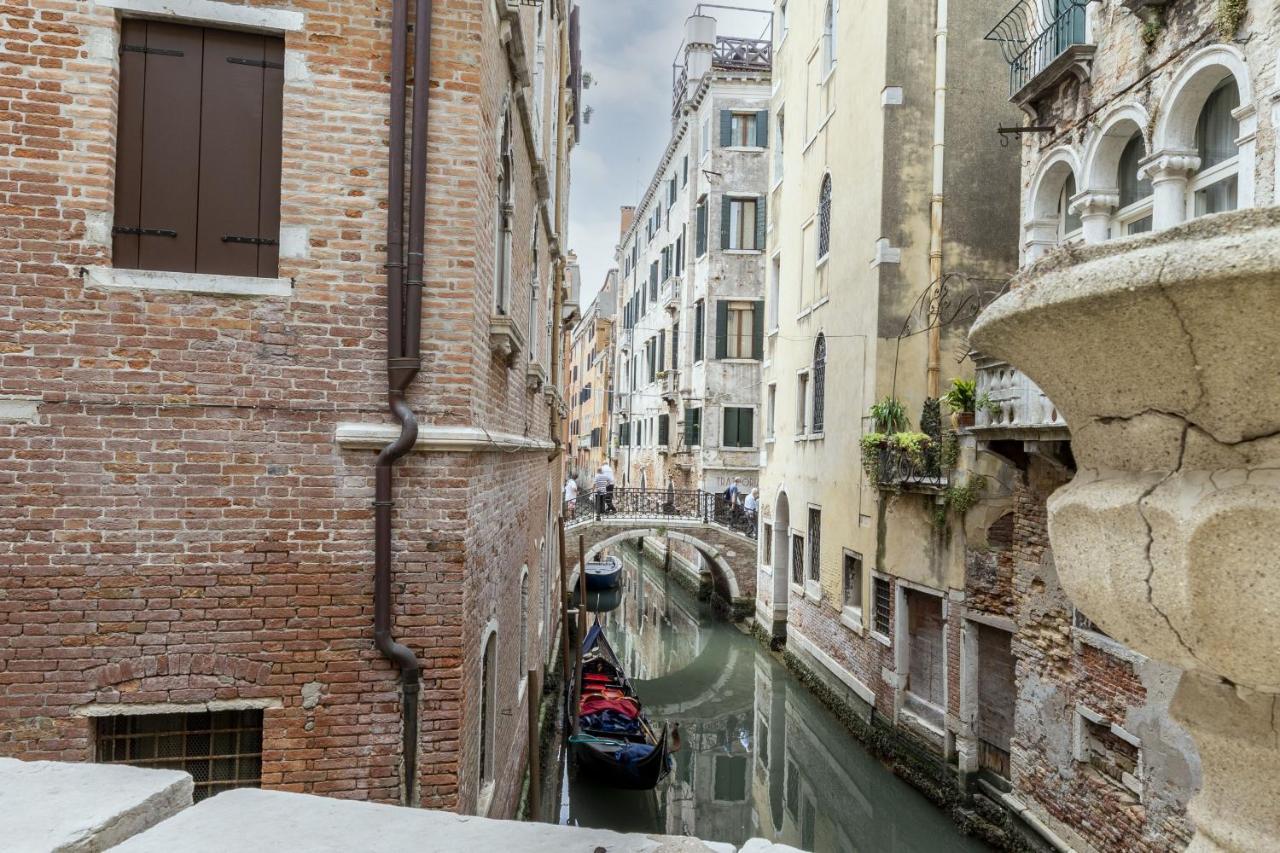 Gondola Luxury - Campo Santi Filippo E Giacomo By Wonderful Italy Venice Exterior photo