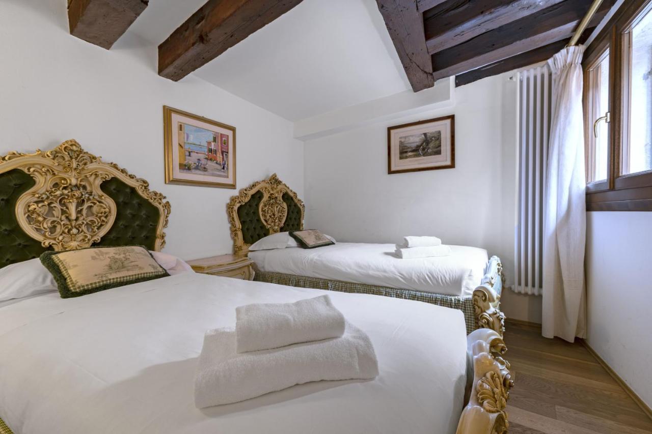 Gondola Luxury - Campo Santi Filippo E Giacomo By Wonderful Italy Venice Exterior photo
