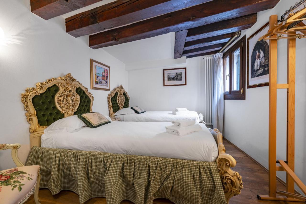 Gondola Luxury - Campo Santi Filippo E Giacomo By Wonderful Italy Venice Exterior photo