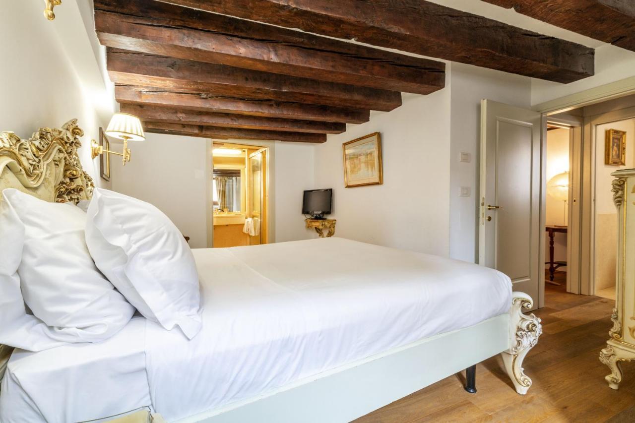 Gondola Luxury - Campo Santi Filippo E Giacomo By Wonderful Italy Venice Exterior photo