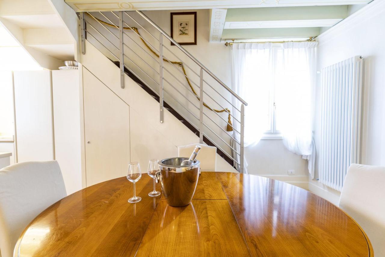 Gondola Luxury - Campo Santi Filippo E Giacomo By Wonderful Italy Venice Exterior photo